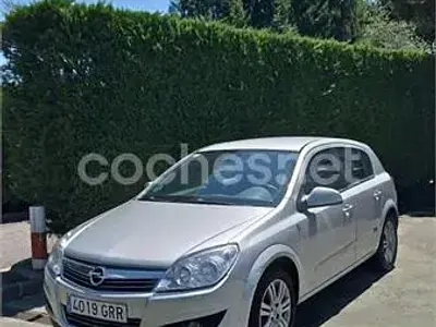 Usado Opel Astra Energy 90 CV (66 kW) 2009 Gris / plata Berlina