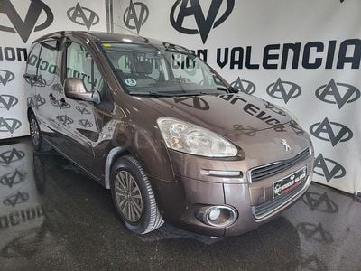 Usado Peugeot Partner Tepee Active 92 CV (67 kW) 2013 Marrón Monovolumen