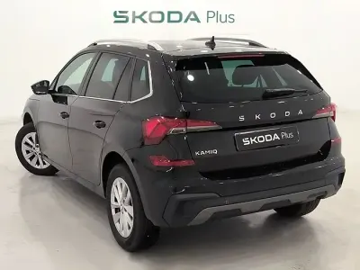Usado Skoda Kamiq Selection 115 CV (84 kW) 2025 Negro SUV