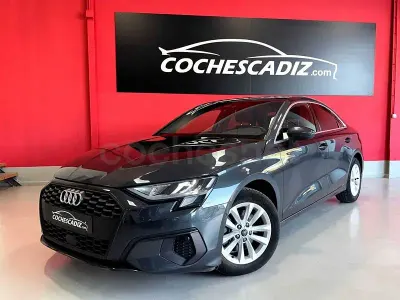 Usado Audi A3 110 CV (80 kW) 2021 Gris / plata Berlina