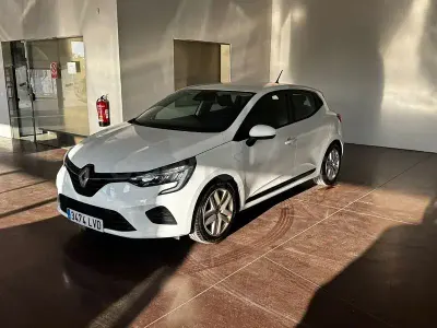 Usado Renault Clio V Intens 140 CV (102 kW) 2021 Blanco Berlina