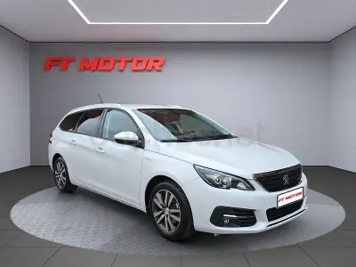 Usado Peugeot 308 SW Style 130 CV (95 kW) 2021 Blanco Familiar