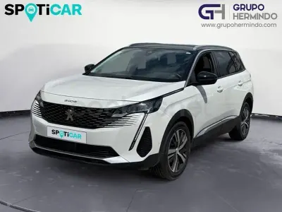 Usado Peugeot 5008 Allure 130 CV (95 kW) 2021 Blanco SUV