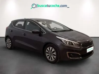 Usado Kia Ceed GT 90 CV (66 kW) 2018 Gris Berlina