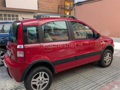 Usado Fiat Panda 4x4 Climbing 70 CV (51 kW) 2009 Rojo Utilitario