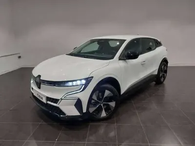 Usado Renault Megane E-Tech Equilibre 96 kW (131 CV) 2023 Blanco Utilitario