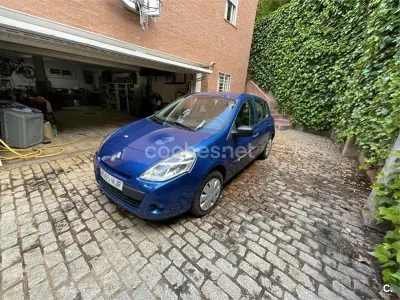 Usado Renault Clio IV 75 CV (55 kW) 2012 Azul Berlina
