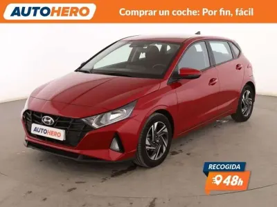 Usado Hyundai i20 84 CV (61 kW) 2022 Rojo Utilitario
