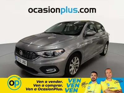 Usado Fiat Tipo Lounge 95 CV (69 kW) 2016 Gris Berlina