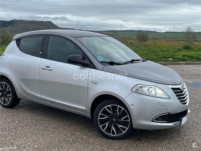 Gris / plata Usado 2014 Lancia Ypsilon Gold Utilitario | 9900 €