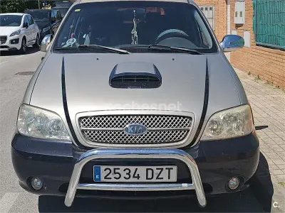Usado Kia Carnival LX 144 CV (105 kW) 2006 Beige Monovolumen