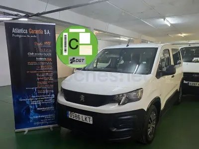 Occasion Peugeot Rifter Access 100 PK (73 kW) 2020 Wit MPV