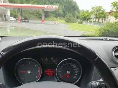 Usado Ford Mondeo Ambiente 125 CV (91 kW) 2009 Rojo Berlina