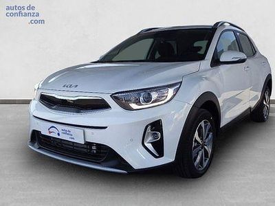 Blanco Usado 2025 Kia Stonic SUV | 21.900 € (Un poco caro)