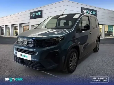 Usado Peugeot Rifter Allure 101 CV (74 kW) 2025 Azul Monovolumen