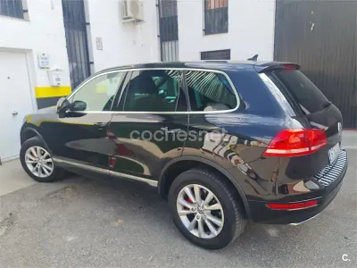 Usado VW Touareg 245 CV (180 kW) 2014 Negro SUV