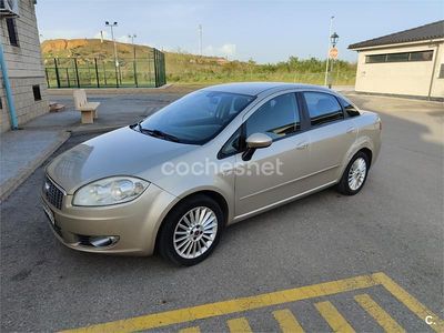 Usado Fiat Linea Dynamic 77 CV (56 kW) 2008 Beige Berlina