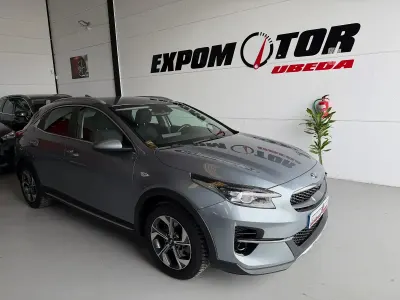 Usado Kia XCeed 136 CV (100 kW) 2021 Gris SUV