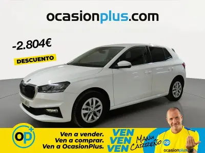 Usado Skoda Fabia Selection 95 CV (69 kW) 2024 Blanco Berlina