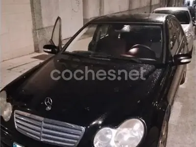 Käytetty Mercedes C200