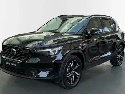 Usado Volvo XC40 Plus 163 CV (119 kW) 2025 Negro SUV