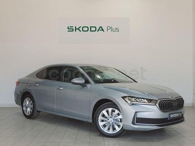 Usado Skoda Superb Selection 150 HP (110 kW) 2024 Cinzento Sedan