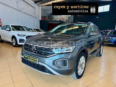 Gris / plata Usado 2023 VW T-Roc Life SUV | 25.900 € (Precio justo)