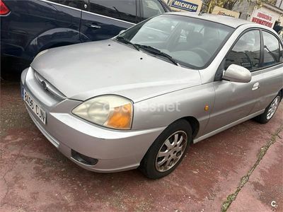 Gris / plata Usado 2003 Kia Rio Berlina | 1300 €