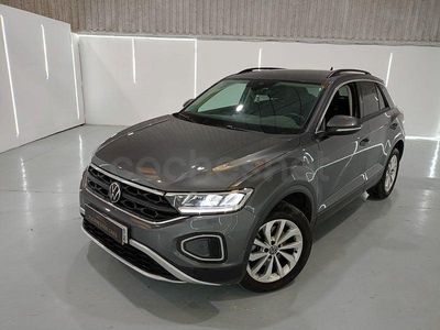 Usado VW T-Roc Life 150 CV (110 kW) 2023 Gris / plata SUV