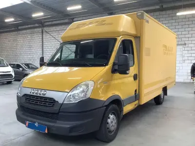 Usado Iveco Daily 126 CV (92 kW) 2015 Amarillo Van