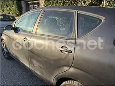 Usado Seat Toledo Sport 140 CV (102 kW) 2005 Negro Utilitario