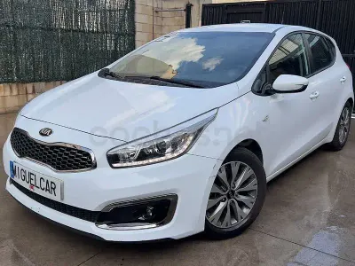 Usado Kia Ceed 100 CV (73 kW) 2018 Blanco Utilitario