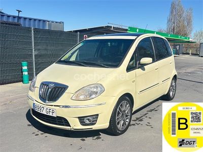 Usado Lancia Musa 100 CV (73 kW) 2008 Beige Monovolumen