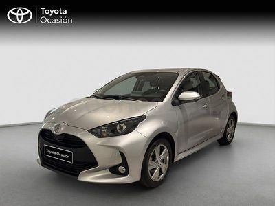 Usado Toyota Yaris Hybrid Active 116 CV (85 kW) 2025 Gris / plata Berlina