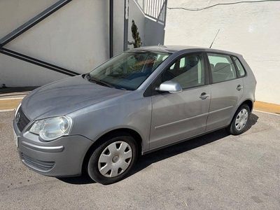 Usado VW Polo Advance 75 CV (55 kW) 2006 Gris / plata Utilitario