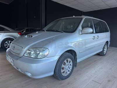Usado Kia Carnival LX 144 CV (105 kW) 2005 Gris / plata Monovolumen