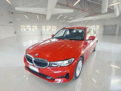 Używany BMW 330e 292 KM (214 kW) 2021 Czerwony Kombi