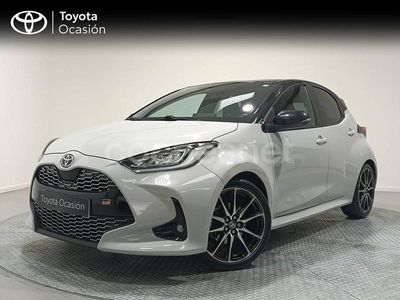 Gris / plata Usado 2022 Toyota Yaris Hybrid Sport Berlina | 21.490 € (Caro)