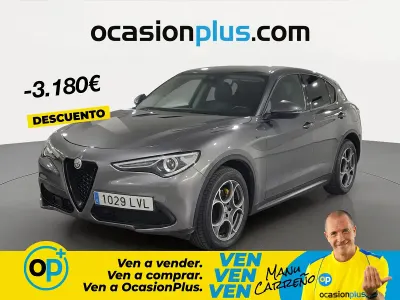 Usado Alfa Romeo Stelvio Sprint 200 CV (147 kW) 2021 Gris SUV