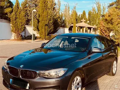 Usado BMW 318 Sport Line 143 CV (105 kW) 2014 Negro Berlina