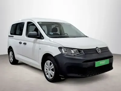 Usado VW Caddy Maxi 102 CV (75 kW) 2023 Blanco Monovolumen