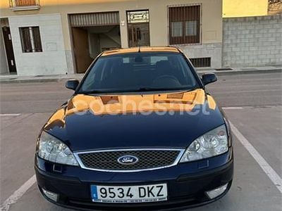 Azul Usado 2006 Ford Mondeo Trend Berlina | 2700 € (Buen precio)