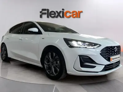 Usado Ford Focus ST-Line 155 CV (114 kW) 2024 Blanco Berlina