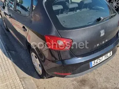 Usado Seat Ibiza Reference 75 CV (55 kW) 2012 Negro Berlina