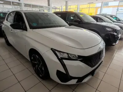 Usado Peugeot 308 Allure 130 HP (95 kW) 2022 Otro Sedan