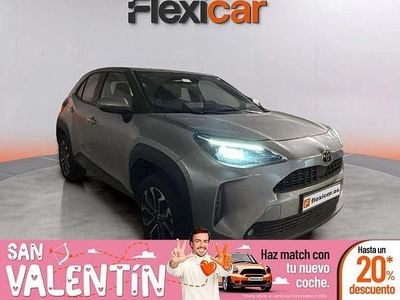 Gris Usado 2024 Toyota Yaris Hybrid Active | 21.990 € (Precio justo)
