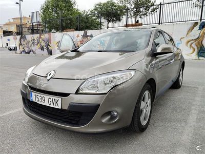 Usado Renault Mégane Dynamique 105 CV (77 kW) 2010 Beige Berlina