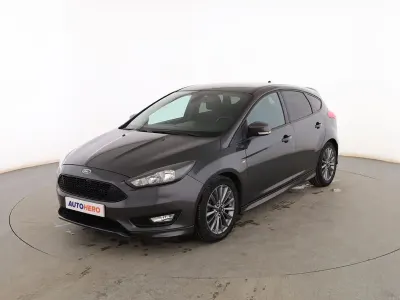 Usado Ford Focus ST-Line 120 CV (88 kW) 2018 Gris Berlina