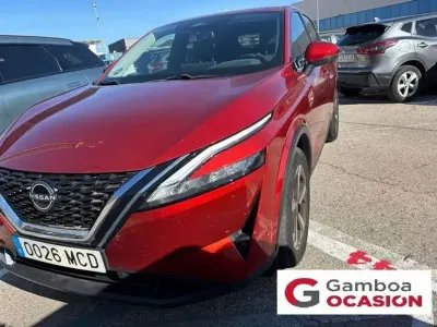 Usado Nissan Qashqai N-Connecta 141 CV (103 kW) 2022 Rojo SUV