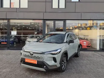 Usado Toyota Corolla Cross Style 140 CV (102 kW) 2025 Verde SUV